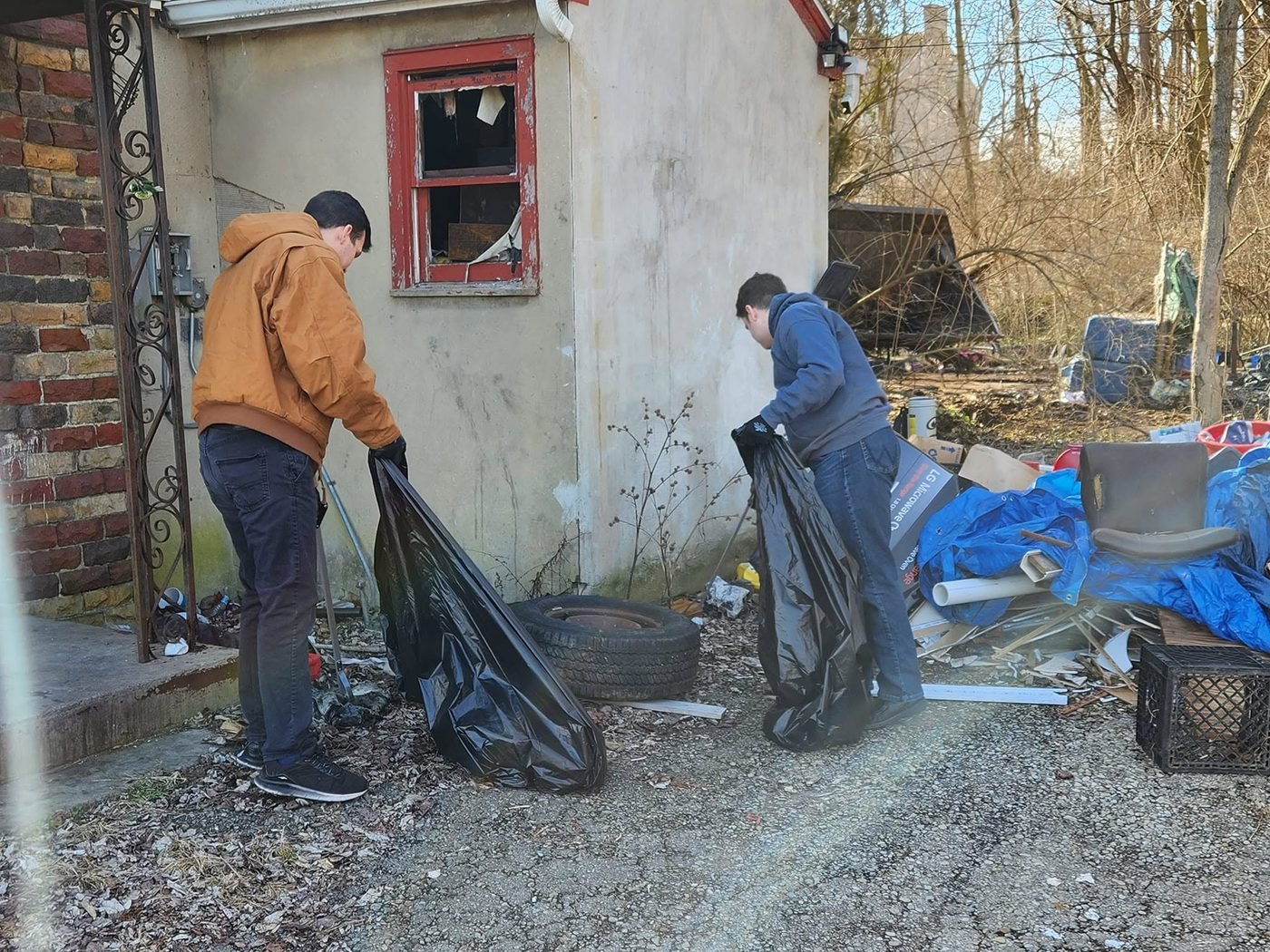 Bagging litter, block by block